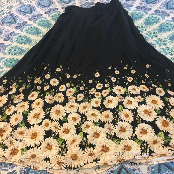 Farm Rio🌻🌻Daisy Skirt - Picture 1 of 6